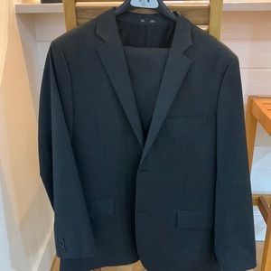 Charcoal Gap Men’s Suit 42S